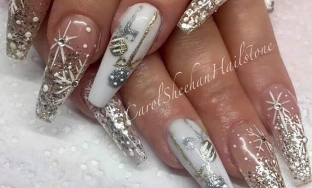 Suggest Some Popular Nail Designs for You This Christmas 2024